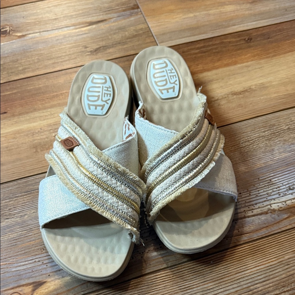 Hey Dude Women's Tan and Cream Sandals